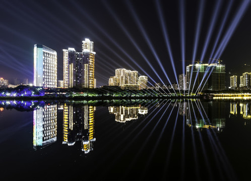 安溪大龍湖夜景燈光秀倒影