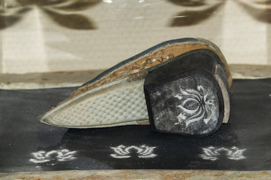 中國(guó)古代三寸金蓮小腳布鞋