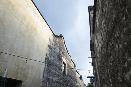 古鎮(zhèn)復(fù)古建筑小巷廣角特寫
