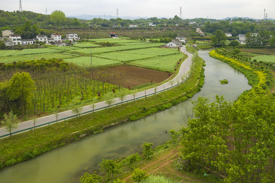 春天田園風光