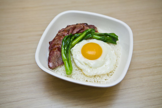 叉燒蛋飯