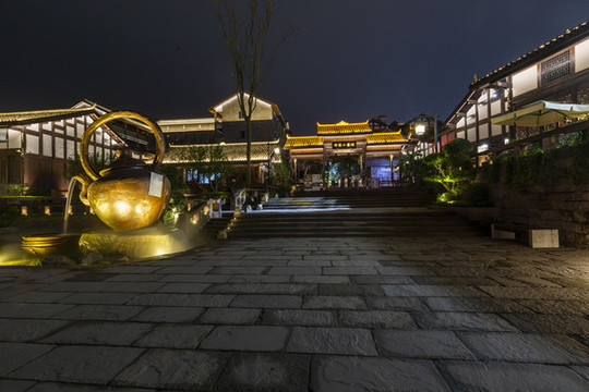 磁器口古鎮(zhèn)磁器口后街牌坊前水壺