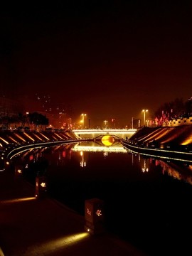 西安護城河夜景