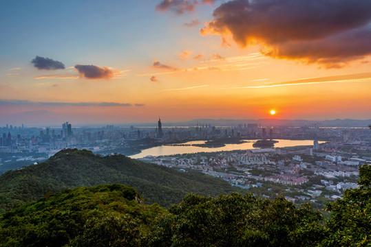 中國(guó)江蘇南京城市日是落日風(fēng)光