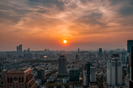 夕陽下的南京城景色