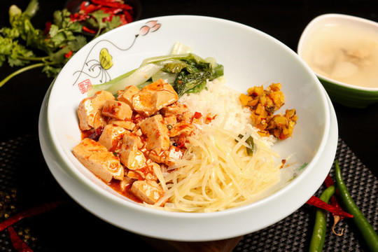 紅燒豆腐蓋飯