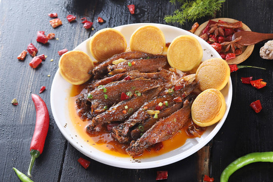 煎燜黃花魚(yú)