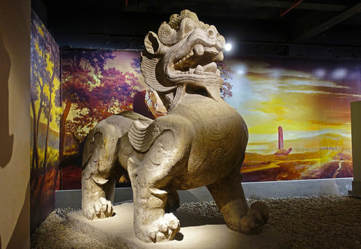 南朝石獅