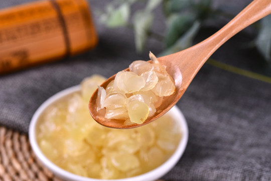 泡發(fā)好的皂角米特寫(xiě)