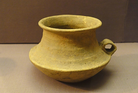 新石器時(shí)代陶壺