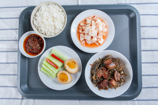 干菜燒肉飯?zhí)撞? style=