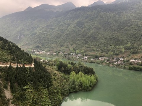 赤水河畔