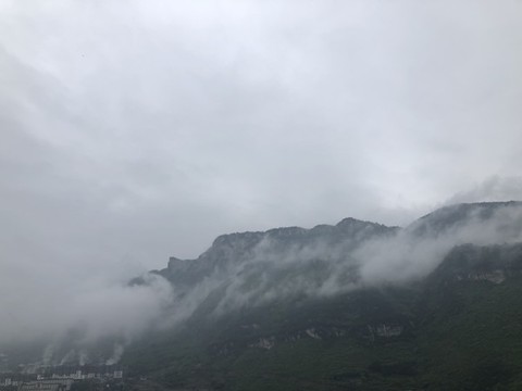 云霧山景