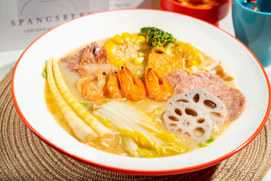 骨湯麻辣燙