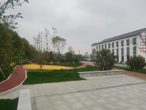 家門(mén)口的公園