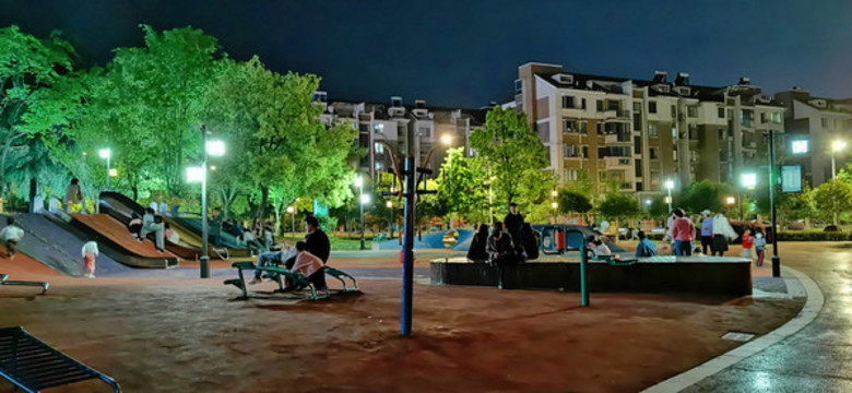 露天兒童活動(dòng)樂園