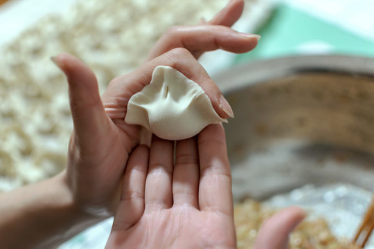 包餃子