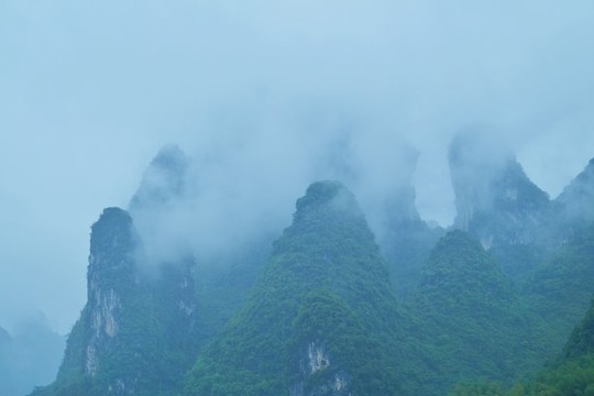 雨天漓江