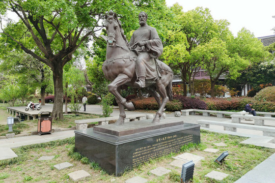 揚(yáng)州東關(guān)街馬可波羅雕像