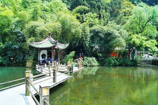 黔靈山風(fēng)光