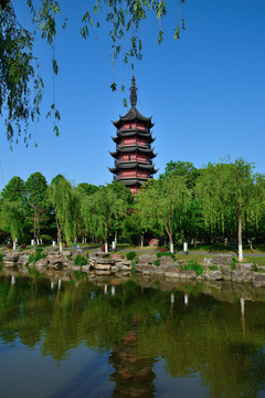 丹陽(yáng)萬(wàn)善公園風(fēng)光