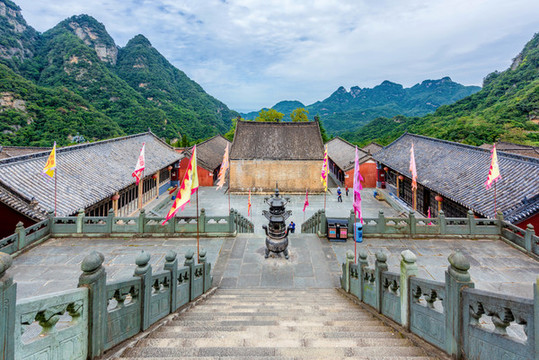 中國(guó)湖北十堰武當(dāng)山瓊臺(tái)中觀