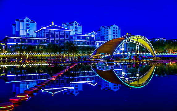 黨河夜色人