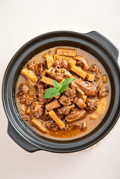 鴨肉煲