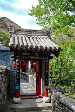 廟門