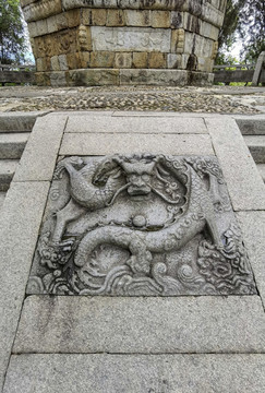 延平西塔石雕龍