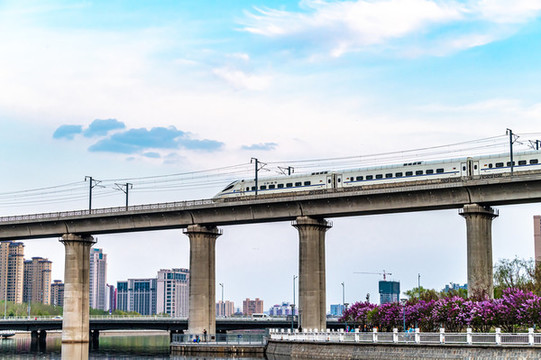 城市與高鐵