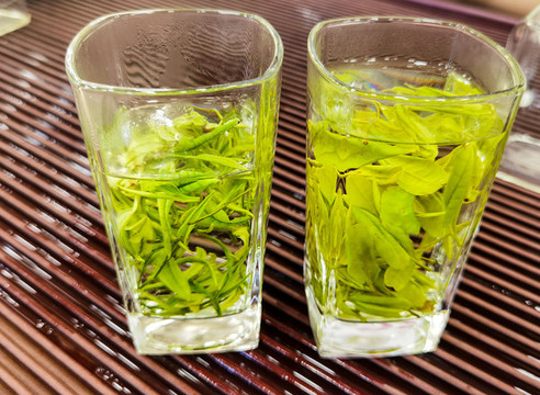 兩杯茶葉