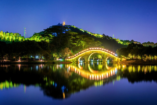 廣東佛山順德順?lè)迳焦珗@夜景