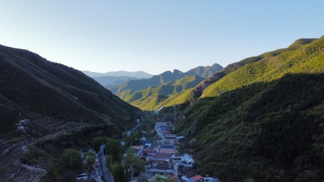 山區(qū)小鎮(zhèn)新農(nóng)村