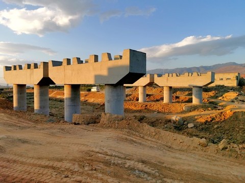 高速公路橋梁建設(shè)