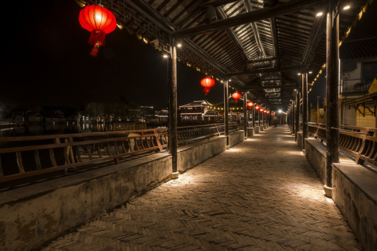 江蘇錦溪古鎮(zhèn)夜景廊橋