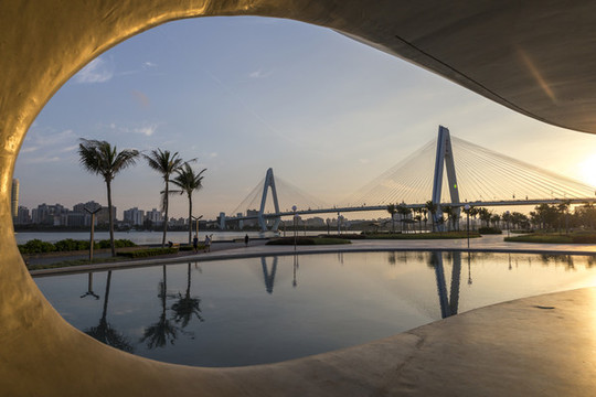 海南?？谠贫磮D書館