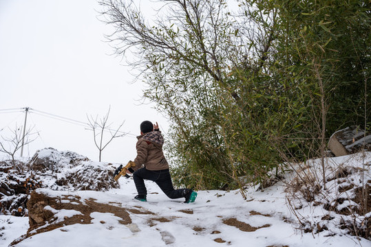 鄉(xiāng)村田園家園雪景