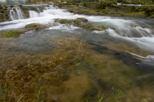 小溪小河流水圖片