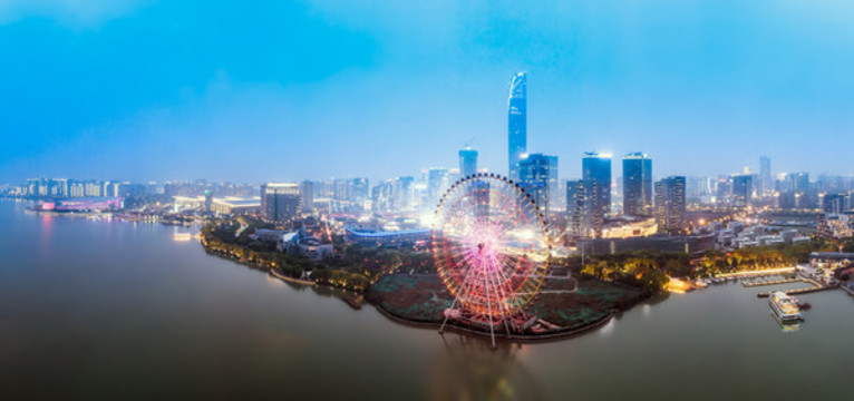 航拍蘇州國(guó)際金融中心夜景