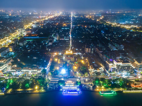 航拍江蘇揚(yáng)州古城樓夜景