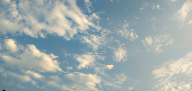 藍(lán)天白云