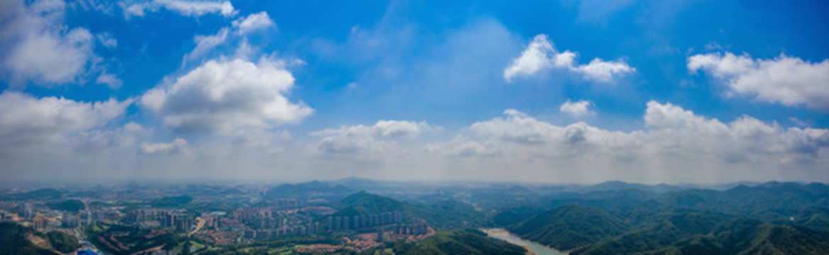 中山夏日天空