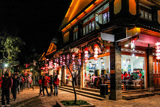 云南大理麗江古城夜景