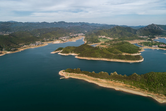 航拍北京郊區(qū)平谷金海湖旅游景區(qū)