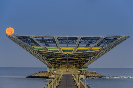 遼寧營口鲅魚圈山海廣場月夜風(fēng)光