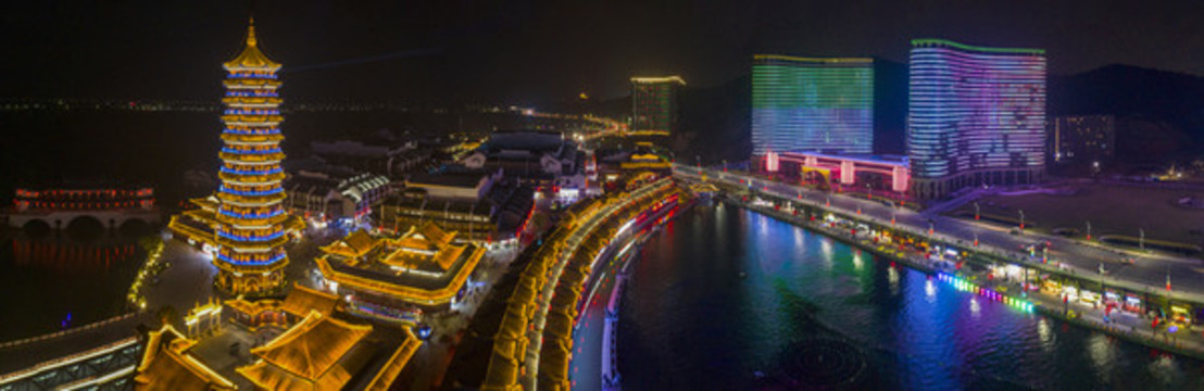 寬幅太湖龍之夢(mèng)樂園夜景圖片
