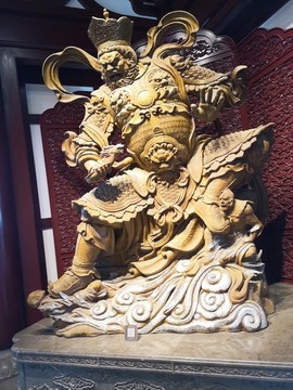 西方廣目天王雕像