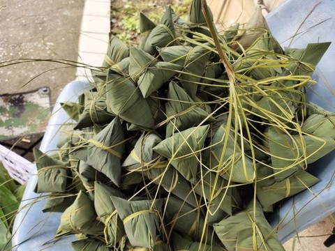 包粽子
