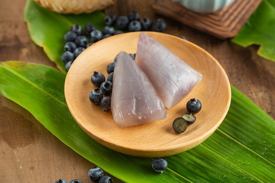 藍(lán)莓水晶粽